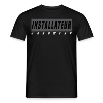 Installateur T-Shirt - Männer T-Shirt - Schwarz - Vorne - AI Model Male 178 light (178cm)