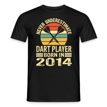 Ne jamais sous-estimer le joueur de fléchettes né en 2014 - T-shirt homme - noir - Devant - AI Model Male 178 light (178cm)