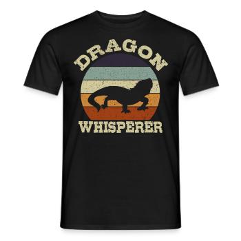 Drachenflüsterer Eidechse Gecko Reptil Bartagamen - Männer T-Shirt - Schwarz - Vorne - AI Model Male 178 light (178cm)