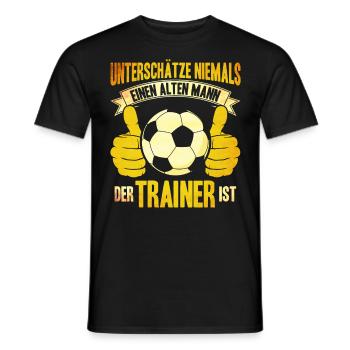 Unterschätze Niemals einen alten Mann der Trainer - Männer T-Shirt - Schwarz - Vorne - AI Model Male 178 light (178cm)