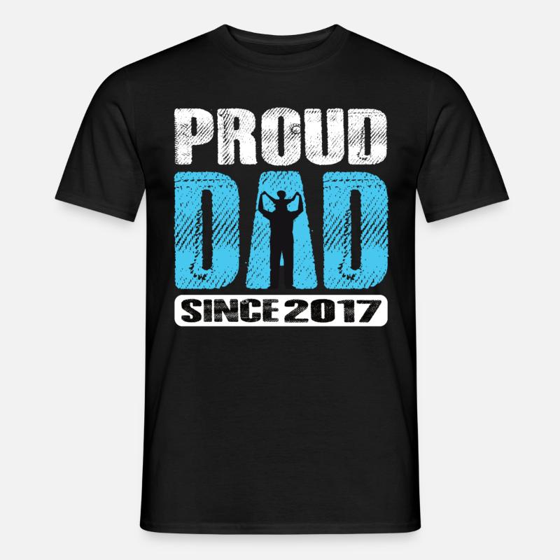 Proud Dad Since 2017 - Männer T-Shirt - Schwarz