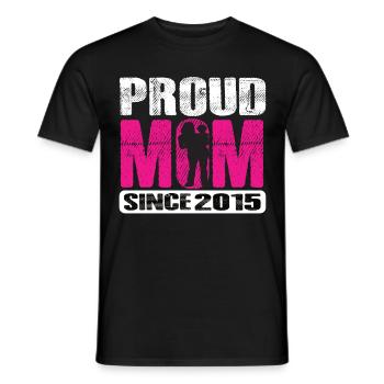 Proud Mom Since 2015 - Männer T-Shirt - Schwarz - Vorne - AI Model Male 178 light (178cm)