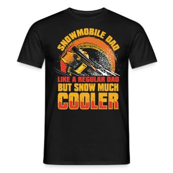 Snowmobile Dad Snow Much Cooler Motorschlitten - Männer T-Shirt - Schwarz - Vorne - AI Model Male 178 light (178cm)