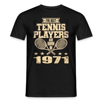 The Best Tennis Players Are Born In 1971 - Männer T-Shirt - Schwarz - Vorne - AI Model Male 178 light (178cm)