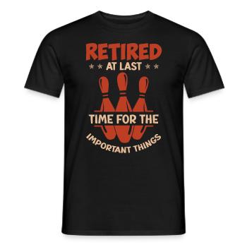 Pensioner Bowling Retirement Retirement - Men's T-Shirt - black - Front - AI Model Male 178 light (178cm)