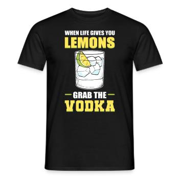 When Life Gives You Lemons Grab The Vodka Wodka - Männer T-Shirt - Schwarz - Vorne - AI Model Male 178 light (178cm)