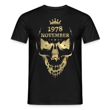 November 1978 Totenkopf Gold - Männer T-Shirt - Schwarz - Vorne - AI Model Male 178 light (178cm)