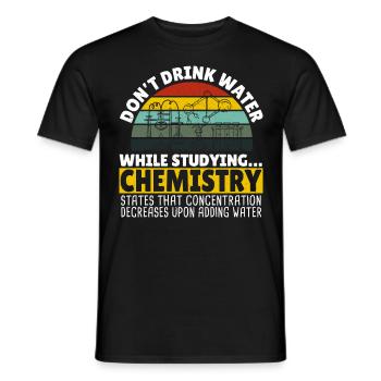 Ne buvez pas d’eau pendant vos études en microbiologie - T-shirt homme - noir - Devant - AI Model Male 178 light (178cm)