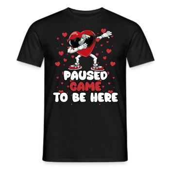 J’ai mis mon jeu en pause pour être ici, - T-shirt homme - noir - Devant - AI Model Male 178 light (178cm)