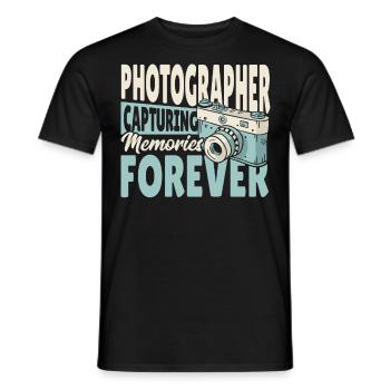 Photographer Capturing Memories Forever - Männer T-Shirt - Schwarz - Vorne - AI Model Male 178 light (178cm)