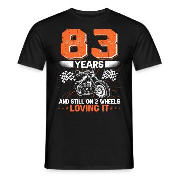 83 ans et toujours sur 2 roues 83e anniversaire - T-shirt homme - noir - Devant - AI Model Male 178 light (178cm)