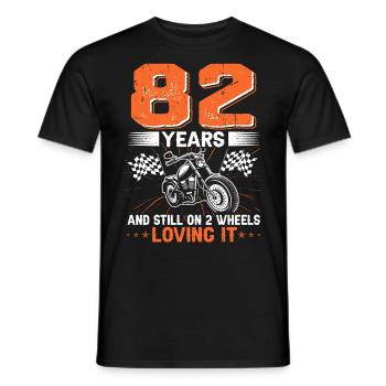 82 ans et toujours sur 2 roues 82e anniversaire - T-shirt homme - noir - Devant - AI Model Male 178 light (178cm)