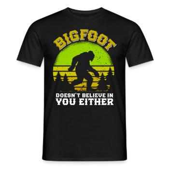 Bigfoot mountain fan hiker funny outdoorsman - Men's T-Shirt - black - Front - AI Model Male 178 light (178cm)