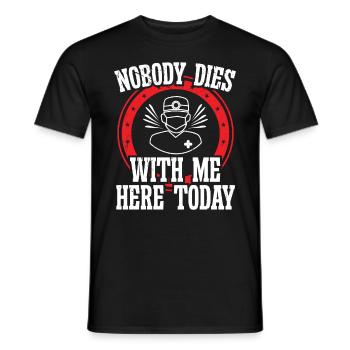 Herzchirurg Nobody Dies Here Herzchirurgie Chirurg - Männer T-Shirt - Schwarz - Vorne - AI Model Male 178 light (178cm)