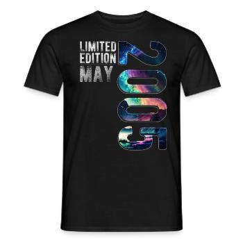 Édition limitée 2005 Mai Anniversaire Aurores boréales - T-shirt homme - noir - Devant - AI Model Male 178 light (178cm)