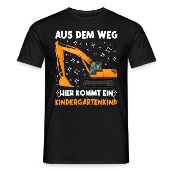 Kita Aus dem Weg Hier kommt ein Kindergartenkind - Männer T-Shirt - Schwarz - Vorne - AI Model Male 178 light (178cm)