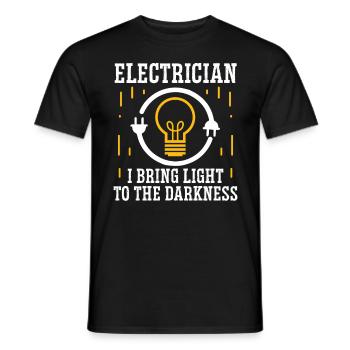 Elektriker Light To Darkness Elektroingenieur - Männer T-Shirt - Schwarz - Vorne - AI Model Male 178 light (178cm)
