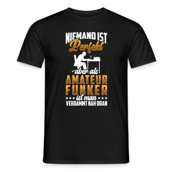 Amateurfunker sind nicht perfekt Hobbyfunker - Männer T-Shirt - Schwarz - Vorne - AI Model Male 178 light (178cm)