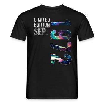 Year 1972 September Birthday Northern Lights - Men's T-Shirt - black - Front - AI Model Male 178 light (178cm)