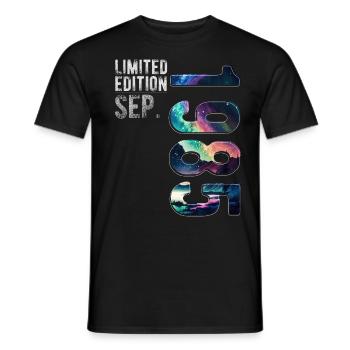 Year 1985 September Birthday Northern Lights - Men's T-Shirt - black - Front - AI Model Male 178 light (178cm)