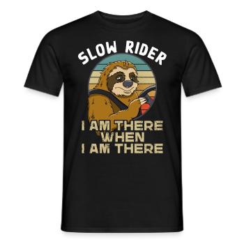 Slow Rider Lustiges Faultier Autofahrer Design - Männer T-Shirt - Schwarz - Vorne - AI Model Male 178 light (178cm)