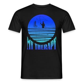 Fliegenfischen My Therapy Fischjagd Angler - Männer T-Shirt - Schwarz - Vorne - AI Model Male 178 light (178cm)