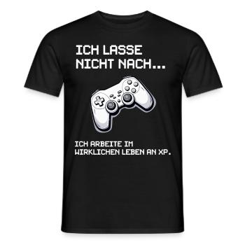 Gamer "Ich lasse nicht nach, ich arbeite an XP" - Männer T-Shirt - Schwarz - Vorne - AI Model Male 178 light (178cm)