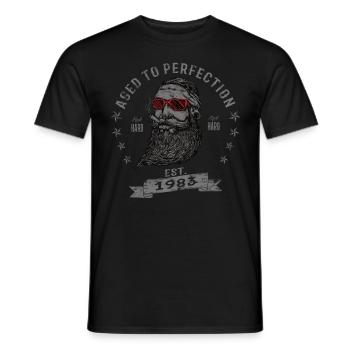 1983 Birthday Aged to perfection Old Man - Men's T-Shirt - black - Front - AI Model Male 178 light (178cm)