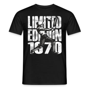Limited Edition 1970 Limited Edition Cricket - Männer T-Shirt - Schwarz - Vorne - AI Model Male 178 light (178cm)
