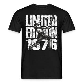 Édition limitée 1976 Édition limitée Cricket - T-shirt homme - noir - Devant - AI Model Male 178 light (178cm)