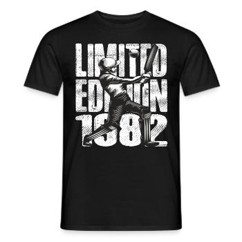 Édition limitée 1982 Édition limitée Cricket - T-shirt homme - noir - Devant - AI Model Male 178 light (178cm)