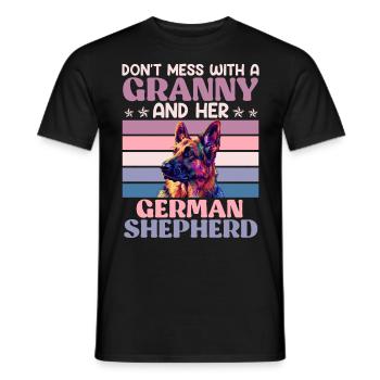 Deutscher Schäferhund DON'T MESS WITH GRANNY - Männer T-Shirt - Schwarz - Vorne - AI Model Male 178 light (178cm)