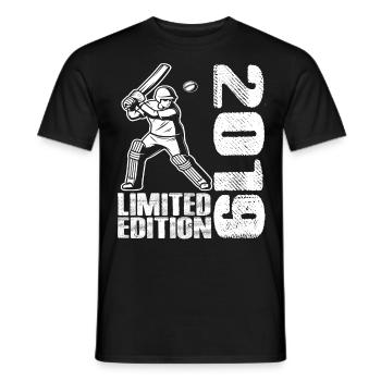 Limited Edition 2019 Limited Edition Cricket - Männer T-Shirt - Schwarz - Vorne - AI Model Male 178 light (178cm)