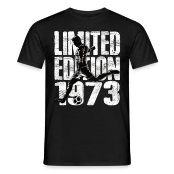Édition limitée 1973 Édition limitée Football - T-shirt homme - noir - Devant - AI Model Male 178 light (178cm)