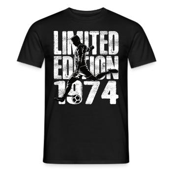 Édition limitée 1974 Édition limitée Football - T-shirt homme - noir - Devant - AI Model Male 178 light (178cm)