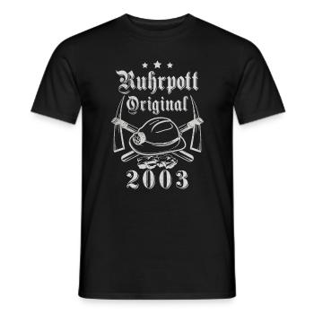 2003 Geburtstag Ruhrpott Original Hacke Helm - Männer T-Shirt - Schwarz - Vorne - AI Model Male 178 light (178cm)