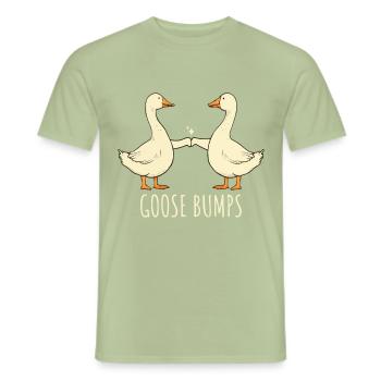 Chair de poule Drôle Oies Poing Bosse Oie Idiote - T-shirt homme - vert sauge - Devant - AI Model Male 178 light (178cm)