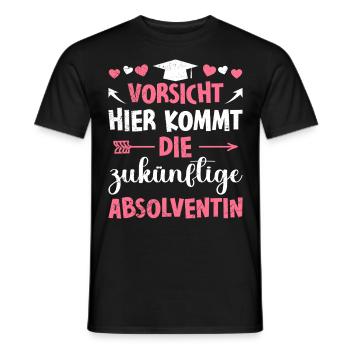 Mädchen VORSICHT HIER KOMMT DIE ZUKÜNFTIGE - Männer T-Shirt - Schwarz - Vorne - AI Model Male 178 light (178cm)