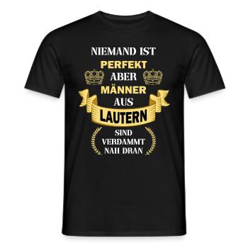 Kaiserslautern Deutschland Stadt Männer Perfekt - Männer T-Shirt - Schwarz - Vorne - AI Model Male 178 light (178cm)