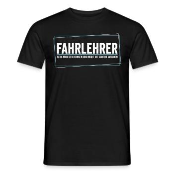 Fahrlehrer - Beim Abbiegen blinken nicht wischen - Männer T-Shirt - Schwarz - Vorne - AI Model Male 178 light (178cm)