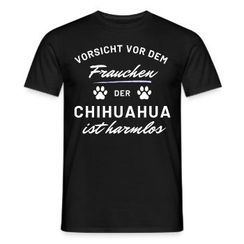 vorsicht frauchen chihuahua harmlos hunde spruch - Männer T-Shirt - Schwarz - Vorne - AI Model Male 178 light (178cm)