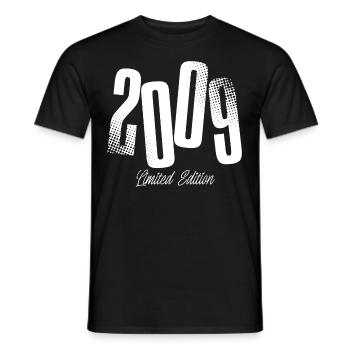 2009 Jahrgang Geburtstag Baujahr Geboren - Männer T-Shirt - Schwarz - Vorne - AI Model Male 178 light (178cm)