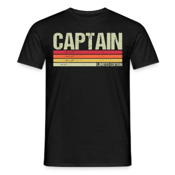Captain - Männer T-Shirt - Schwarz - Vorne - AI Model Male 178 light (178cm)