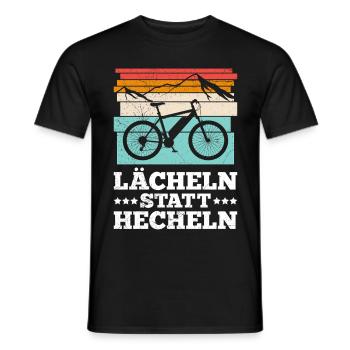 Elektro Fahrrad E-BIKE LÄCHELN STATT HECHELN - Männer T-Shirt - Schwarz - Vorne - AI Model Male 178 light (178cm)
