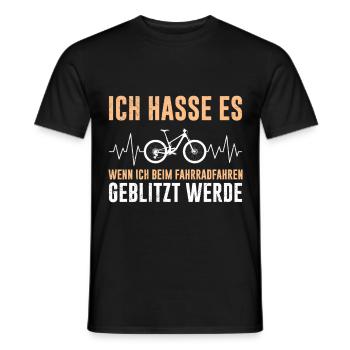 Radler HASSE ES WENN ES BEIM RADFAHREN BLITZT - Männer T-Shirt - Schwarz - Vorne - AI Model Male 178 light (178cm)
