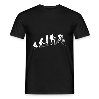 Fahrradfahrer im Wald mit MTB macht Sport am Berg - Männer T-Shirt - Schwarz - Vorne - AI Model Male 178 light (178cm)