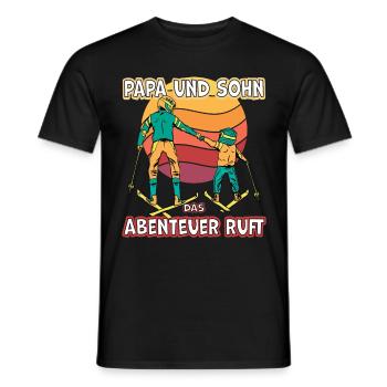 Papa und Sohn das Abenteuer ruft Ski - Männer T-Shirt - Schwarz - Vorne - AI Model Male 178 light (178cm)