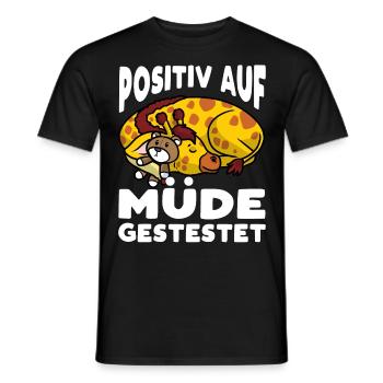 Müde Giraffe Stofftier Schlafshirt Pyjama Giraffe - Männer T-Shirt - Schwarz - Vorne - AI Model Male 178 light (178cm)