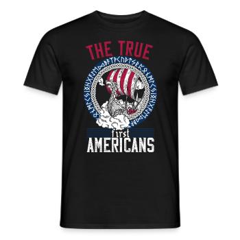 Amerikanischer Wikinger Nordische Wurzeln mit Boot - Männer T-Shirt - Schwarz - Vorne - AI Model Male 178 light (178cm)