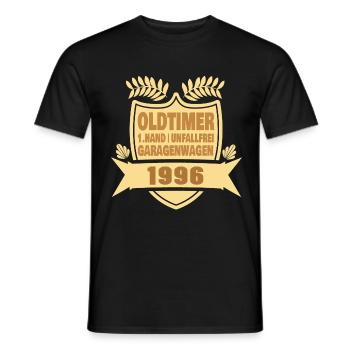 Oma 1996 - Männer T-Shirt - Schwarz - Vorne - AI Model Male 178 light (178cm)